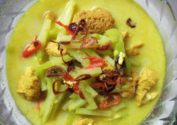 Wajib coba! Resep mudah buat Tahu Kopong Labu Siam Kuah Santan  menggugah selera