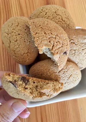 Foto principal de Galletas con pepitas de chocolate fáciles y muy ricas