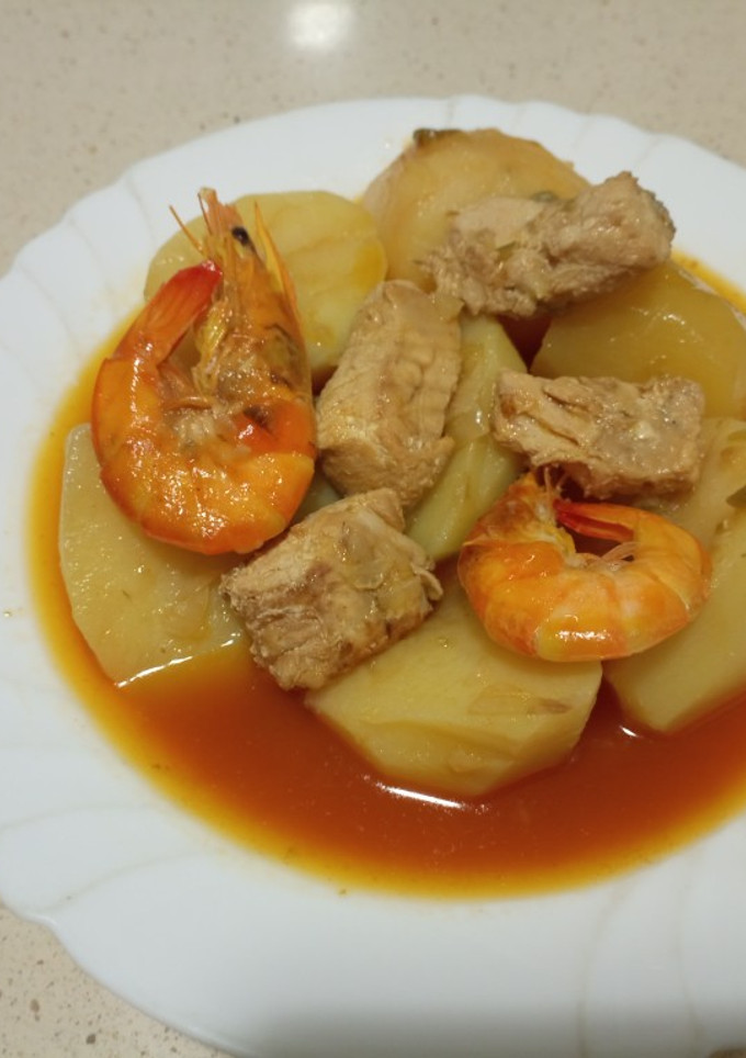 Una foto de Patatas con Atún y langostinos, sabor Cookpad, en olla express