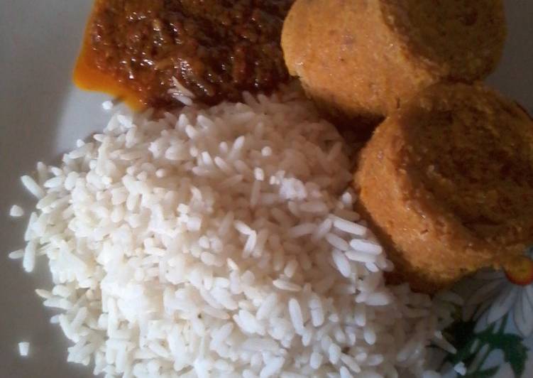 Recipe of Award-winning White Rice, Moi moi and Carrot Stew