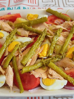 Una foto de Ensalada de patata con espárragos trigueros