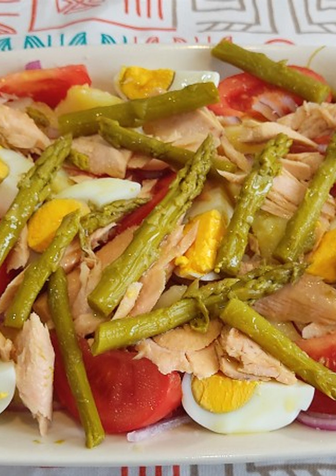 Una foto de Ensalada de patata con espárragos trigueros