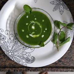 A picture of Spinach soup.