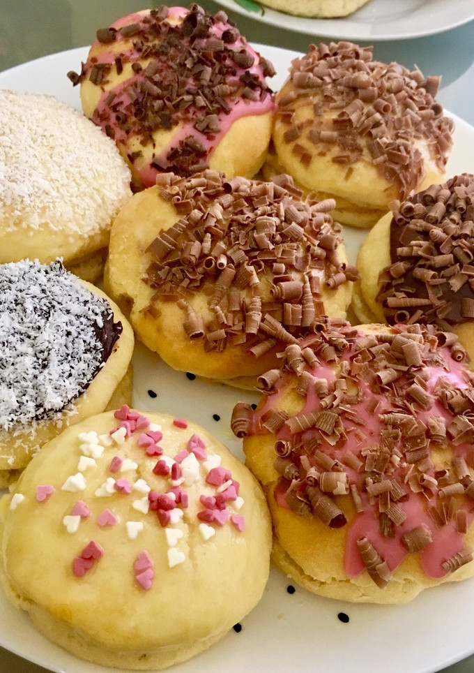 Una foto de Donuts 🍩 rellenos de crema pastelera (en horno)