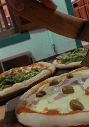 Una foto de Pizzas estilo italianas