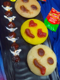 इमोजी इडली (Emoji idli recipe in Hindi) रेसिपी मुख्य फोटो