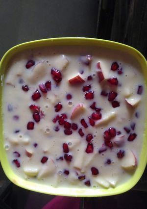 A picture of Fruit Custard.