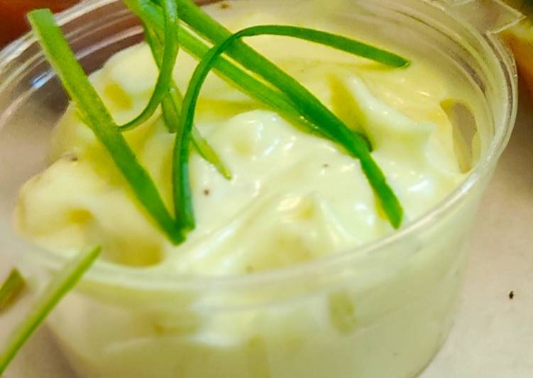 How to Prepare Homemade Garlic mayo dip