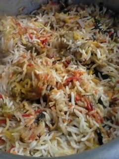 चिकन बिरयानी (chicken biryani recipe in Hindi) रेसिपी मुख्य फोटो