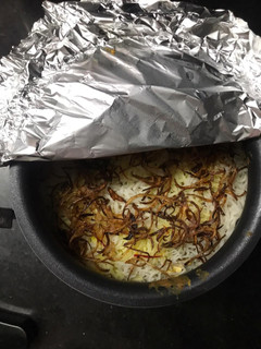 वेज हांडी दम बिरयानी (Veg handi dum biryani recipe in Hindi) रेसिपी मुख्य फोटो