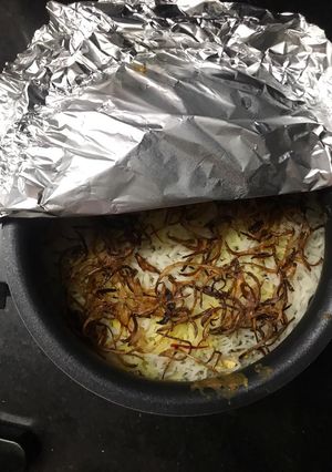 वेज हांडी दम बिरयानी (Veg handi dum biryani recipe in Hindi) रेसिपी मुख्य फोटो