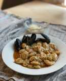Ньокі (gnocci) в томатному соусі з мідіями