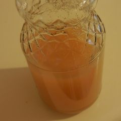 A picture of How to make homemade yeast water from pear.
