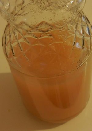 A picture of How to make homemade yeast water from pear.