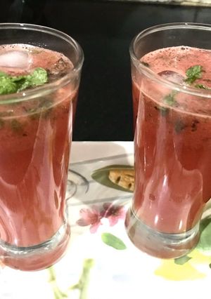 A picture of Watermelon mojito.