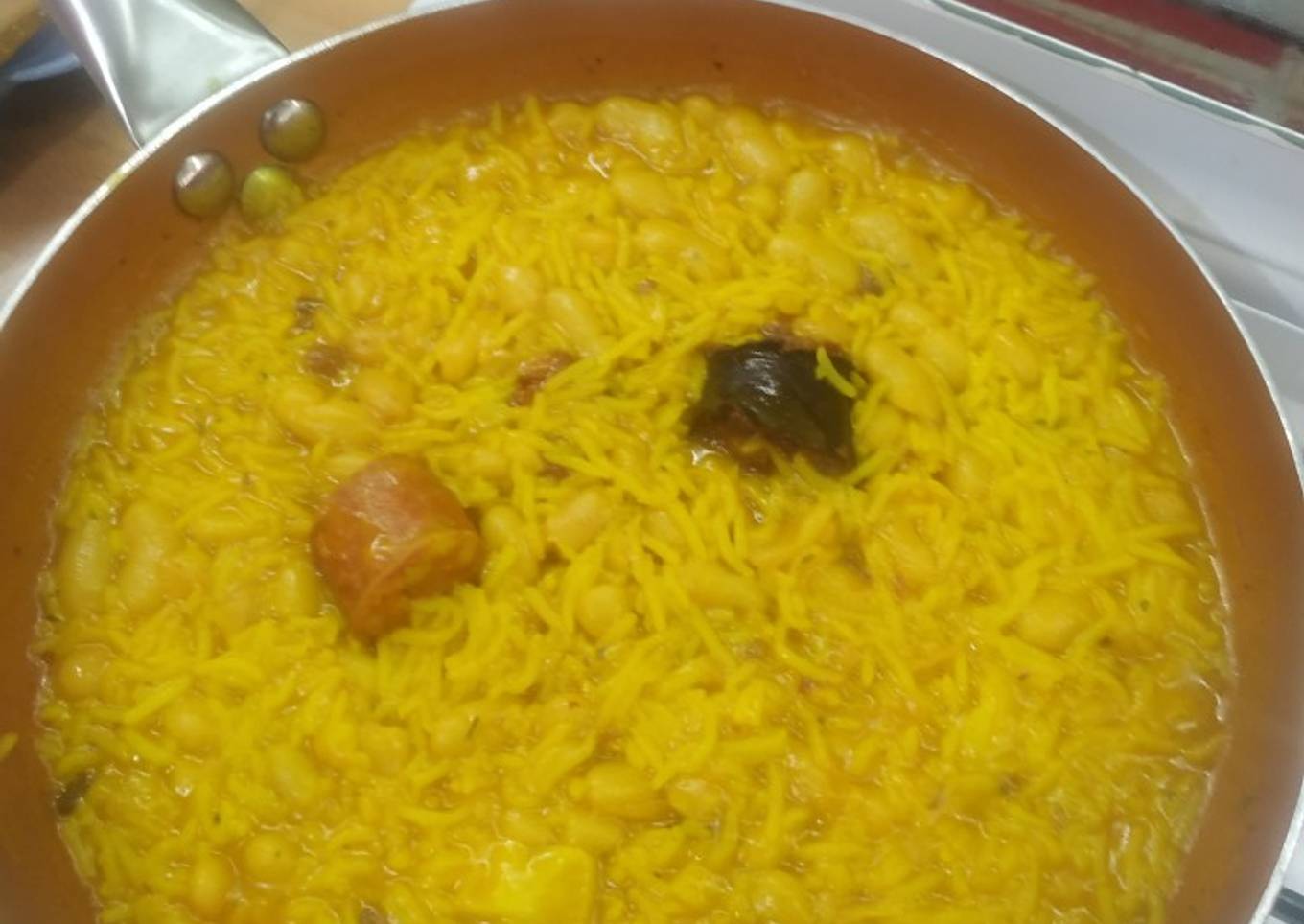Habichuelas de lata con arroz