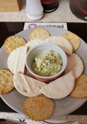 A picture of My Avocado & Soft Cheese Dip. 😁.