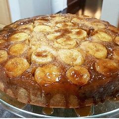 A picture of Bananas Fosters Upside down cake .