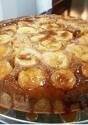 A picture of Bananas Fosters Upside down cake .