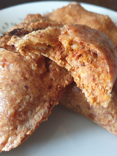 Una foto de Empanadillas atún y pimiento verde (sin harinas)