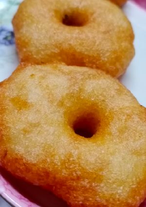 मेदू वड़ा (medu vada recipe in Hindi) रेसिपी मुख्य फोटो