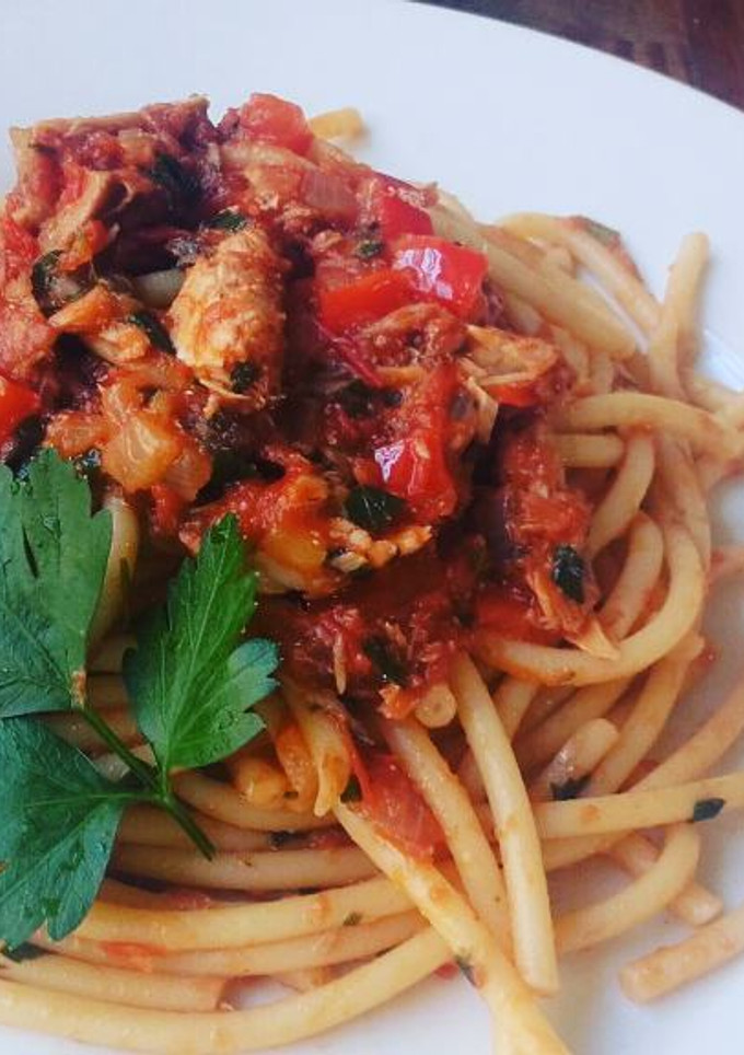 Una foto de Salsa roja con caballa
