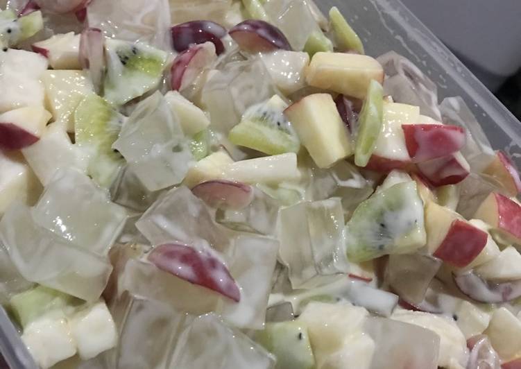 Langkah Mudah untuk Menyiapkan Salad Buah 🍎🍐🍇🥝, Bikin Ngiler