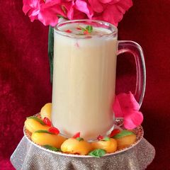 A picture of Dry Apricot & Honey Milk Shake.