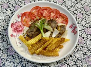 Hình của món SP.0674 - Bò Xào Củ Hành & Khoai Tây Chiên Bơ.