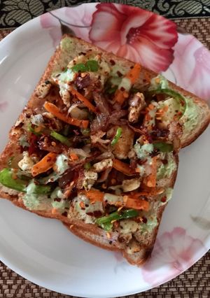 A picture of Bread open sandwich.