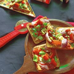 A picture of Bread pizza.