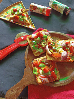 A picture of Bread pizza.