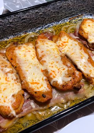 Bacon-Hagyma ágyon sült hús recept fotója