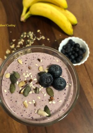 A picture of Banana Blueberry Smoothie – Blueberry Yogurt Smoothie.