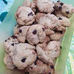 Una foto de Galletas de mantequilla sin lactosa y pepitas de chocolate