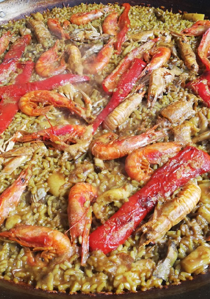 Una foto de Paella de marisco🦐