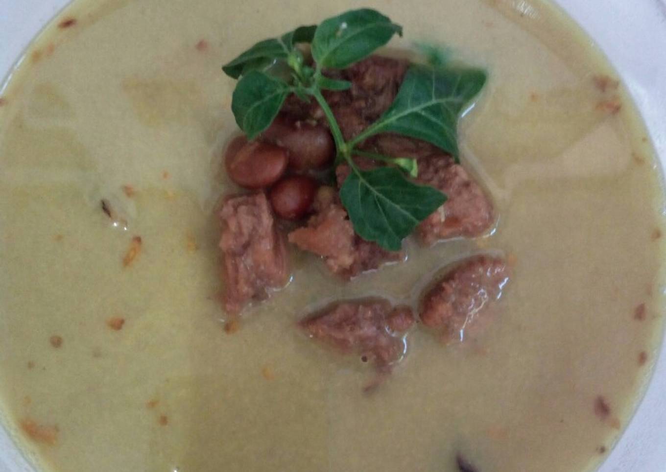 Daging sapi dengan kacang merah