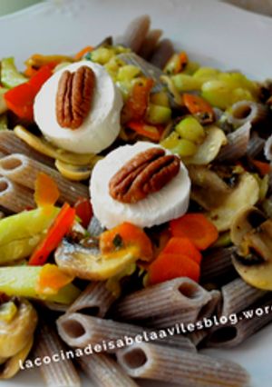 Una foto de Macarrones de trigo sarraceno con verduras