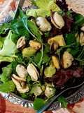 Ensalada de mejillones mix de hojas verdes