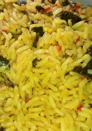 A picture of Moringa jollof rice.