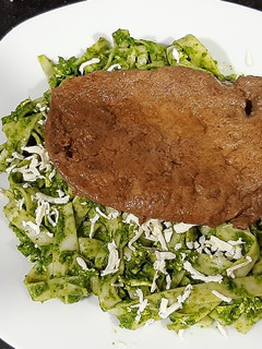 Una foto de Tallarines verdes con brócoli
