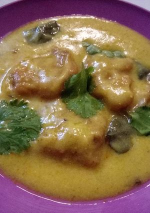 A picture of Punjabi pakode wali kadi.