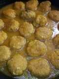 Albóndigas de cerdo caseras extra tiernas en amarillo