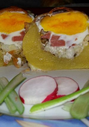 Baconös-tojásos töltött burgonya recept fotója