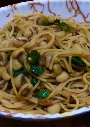 A picture of Spaghetti and beans.