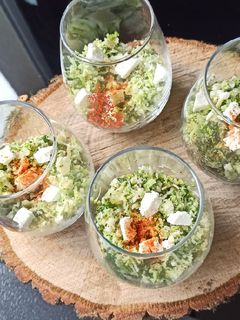 Une photo de Taboulé de brocoli, chou fleur, feta et grenade