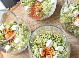 Une photo de Taboulé de brocoli, chou fleur, feta et grenade