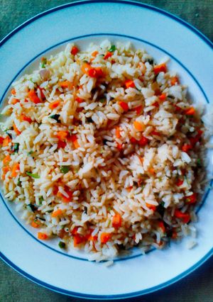 A picture of Vegetable Fried Rice using left over rice.