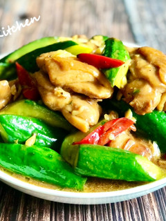 小黃瓜炒雞 / 家常菜 的食譜成品照片
