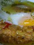Paella de mariscos de latas de conserva